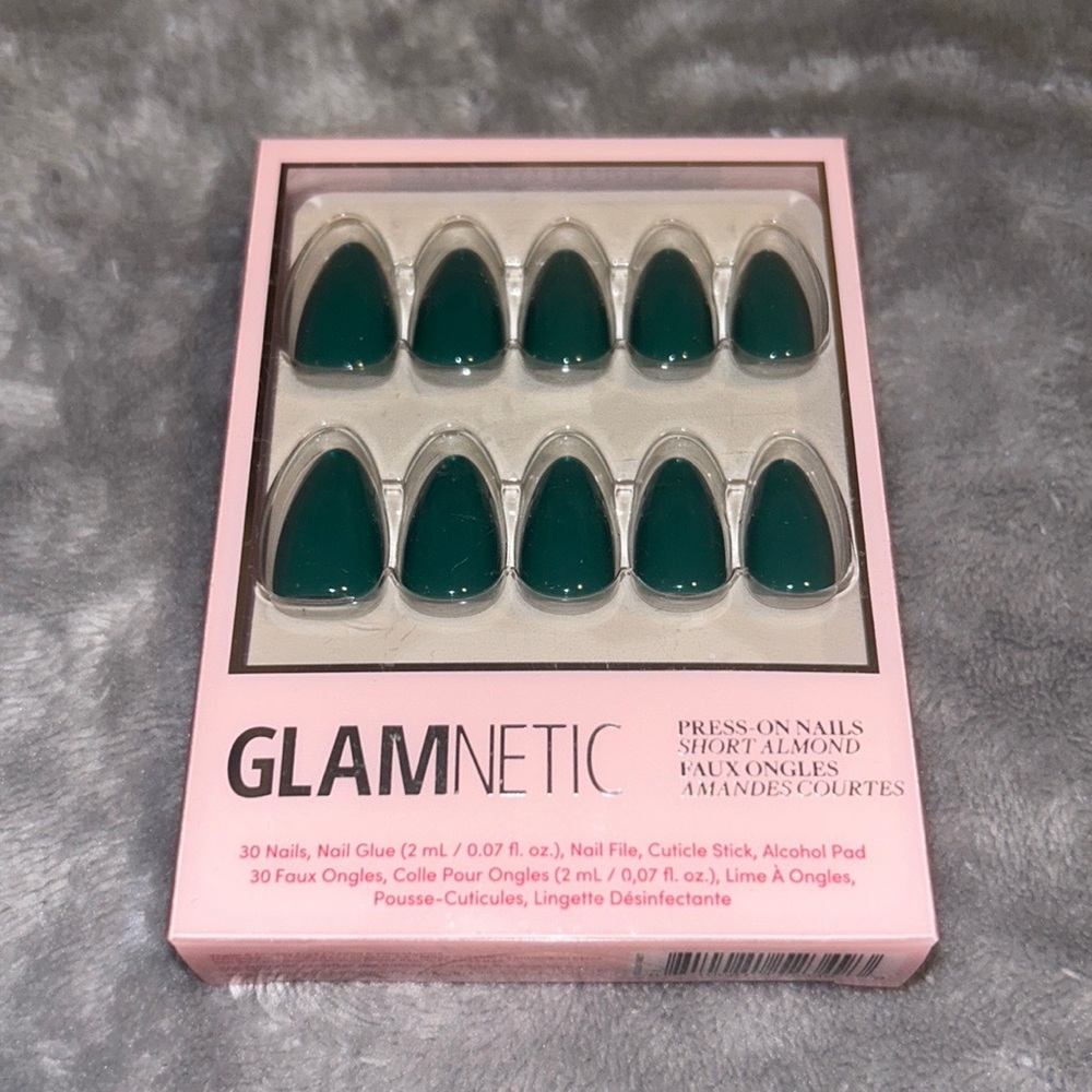 Glamnetic Press on Nails. Emerald Green!